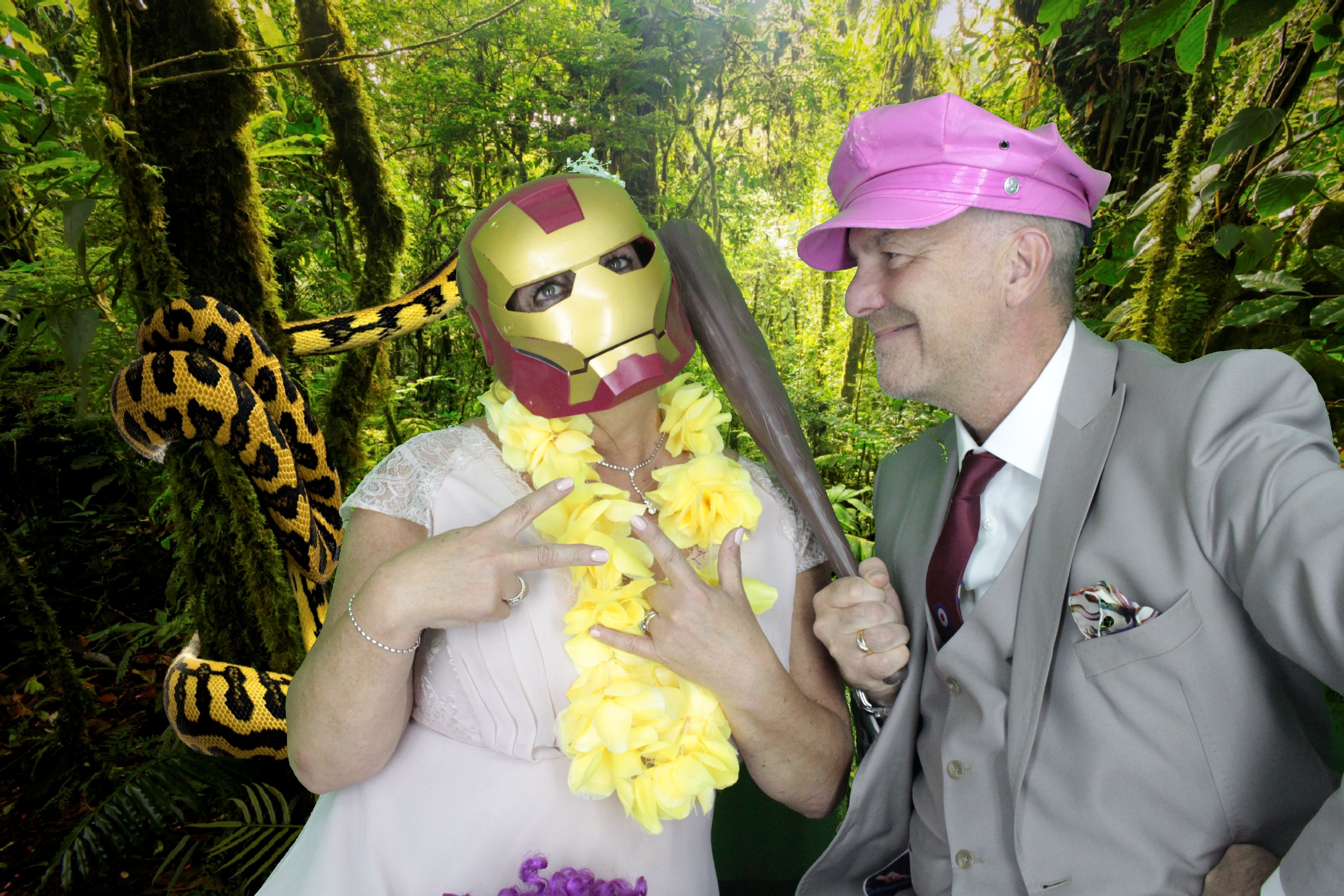 Mr & Mrs Hillier | View more photos from the event at gallery.myphotoboothexperience.co.uk/u/MyPhotoBoothExperienceLtd/Mr-Mrs-Hillier
